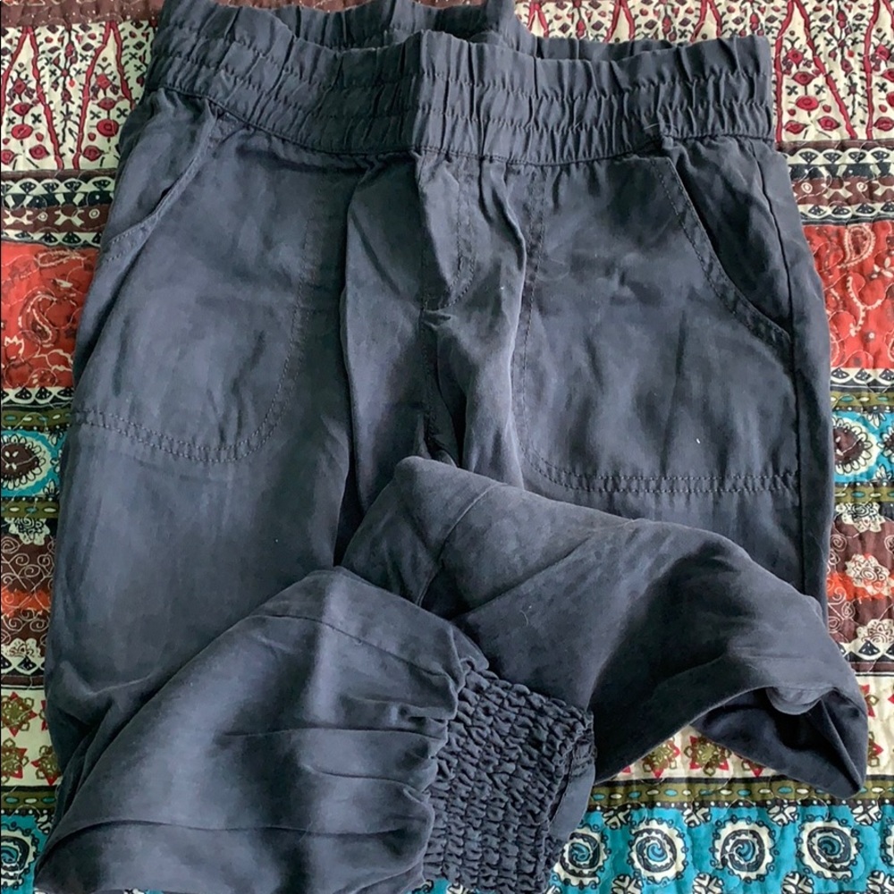 Athleta Cropped Joggers Size 0